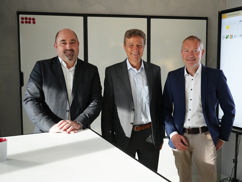 Vertragsunterzeichnung CIDEON & NTT DATA Business Solutions