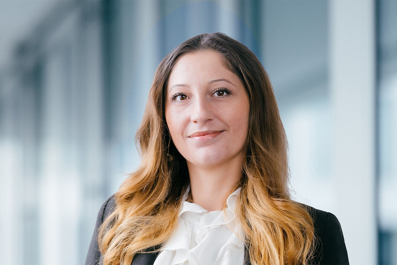 Iris Funke, Vertriebsassistentin